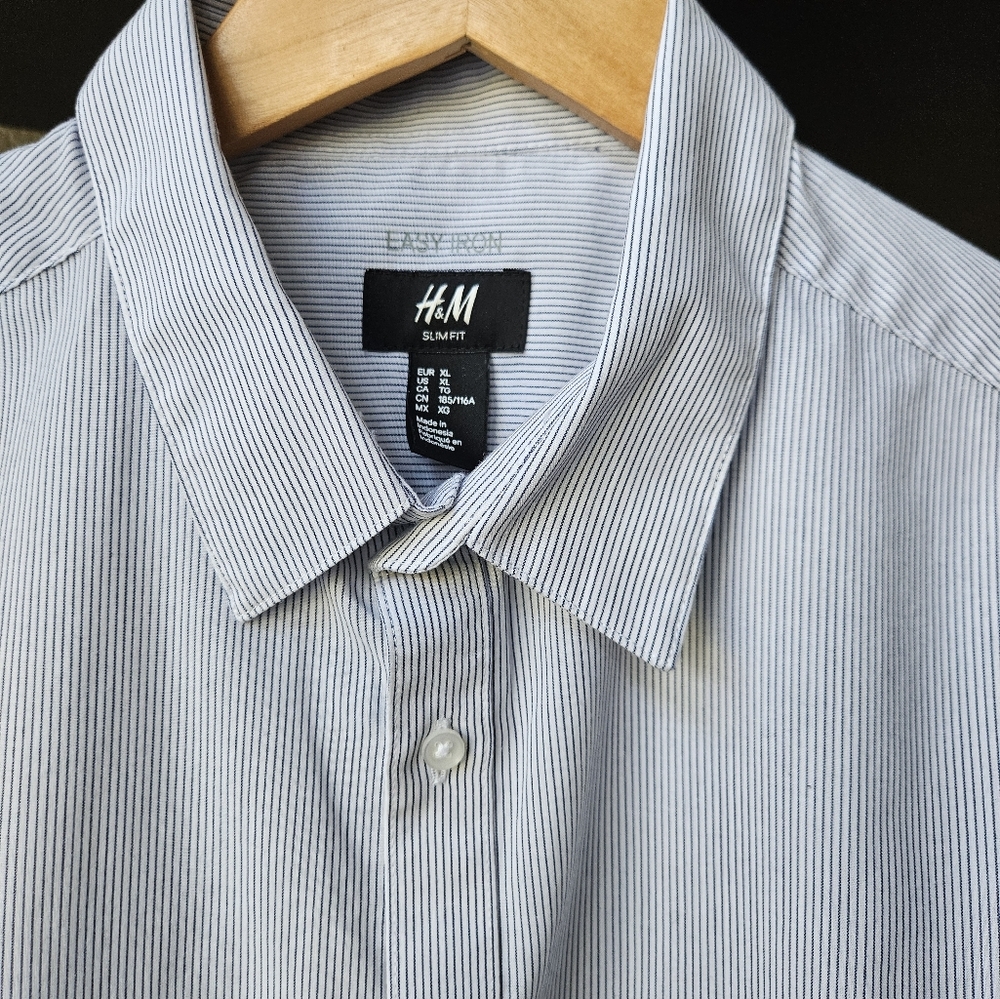 H&M Mens easy iron Tailored button down XL White w/Blue stripes
